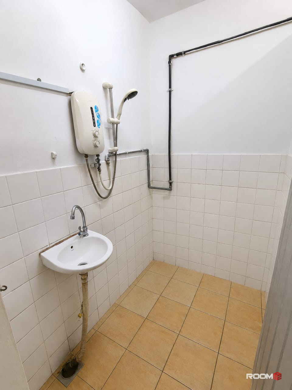 🏠 Medium Room For Rent @ Section 17, Petaling Jaya | 🚶550m Walk To Jaya One & Columbia Asia Hospital PJ 🔥