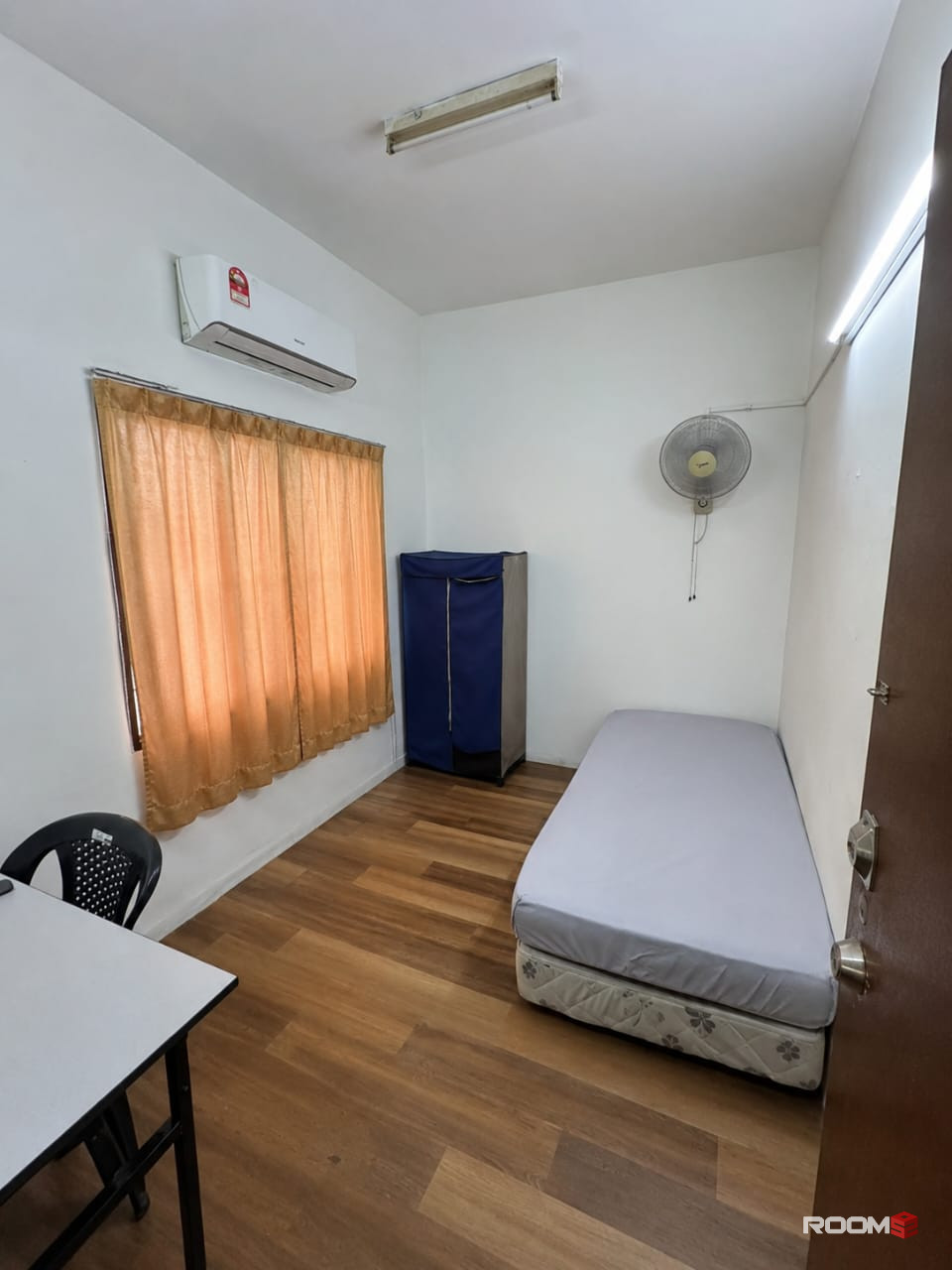 🚶 200m To Kelana Jaya LRT Station 🚈 | 🏠 Room For Rent @ SS4C Kelana Jaya | 🚗 Near UNITAR & Paradigm Mall PJ