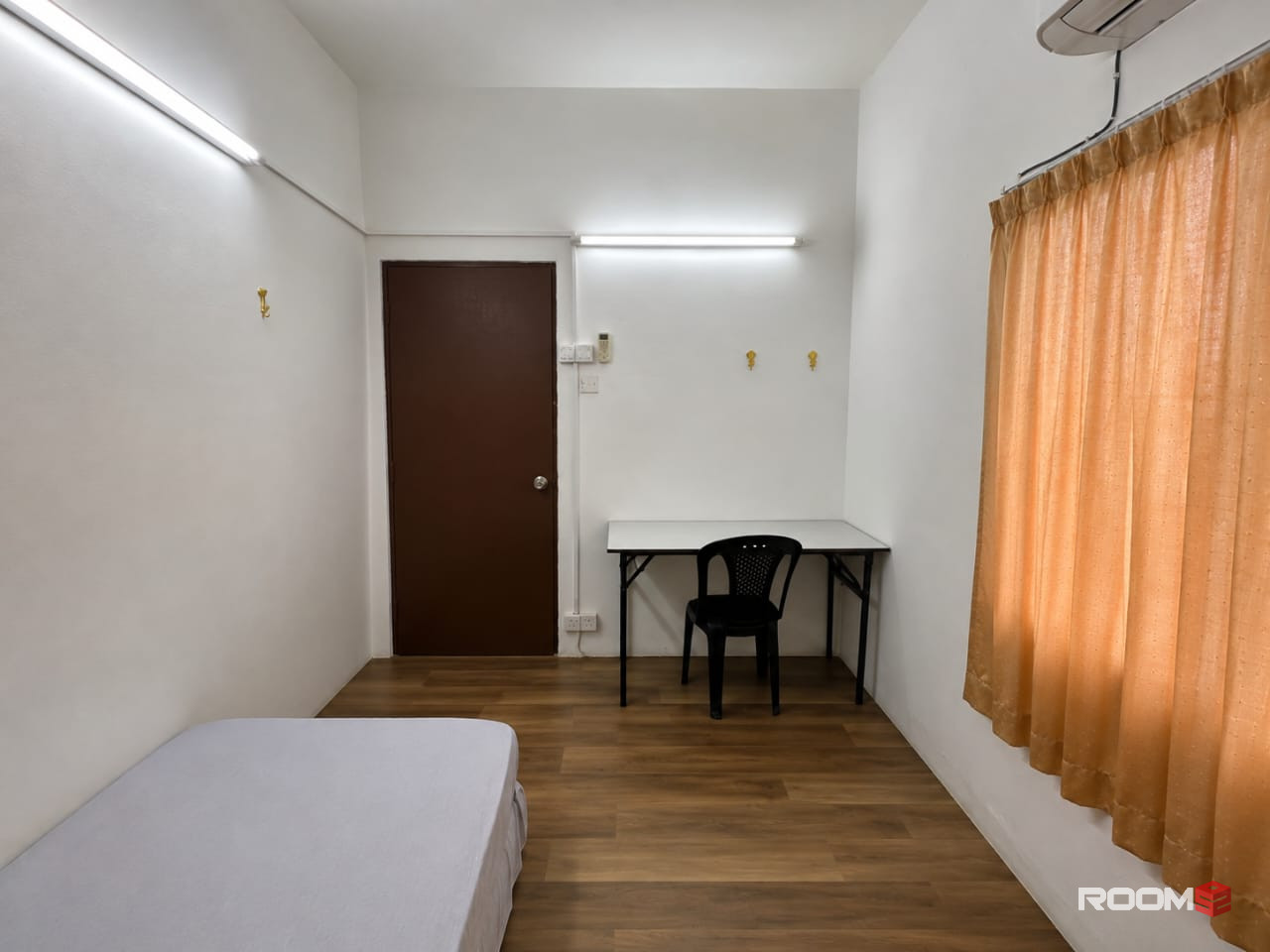 🚶 200m To Kelana Jaya LRT Station 🚈 | 🏠 Room For Rent @ SS4C Kelana Jaya | 🚗 Near UNITAR & Paradigm Mall PJ