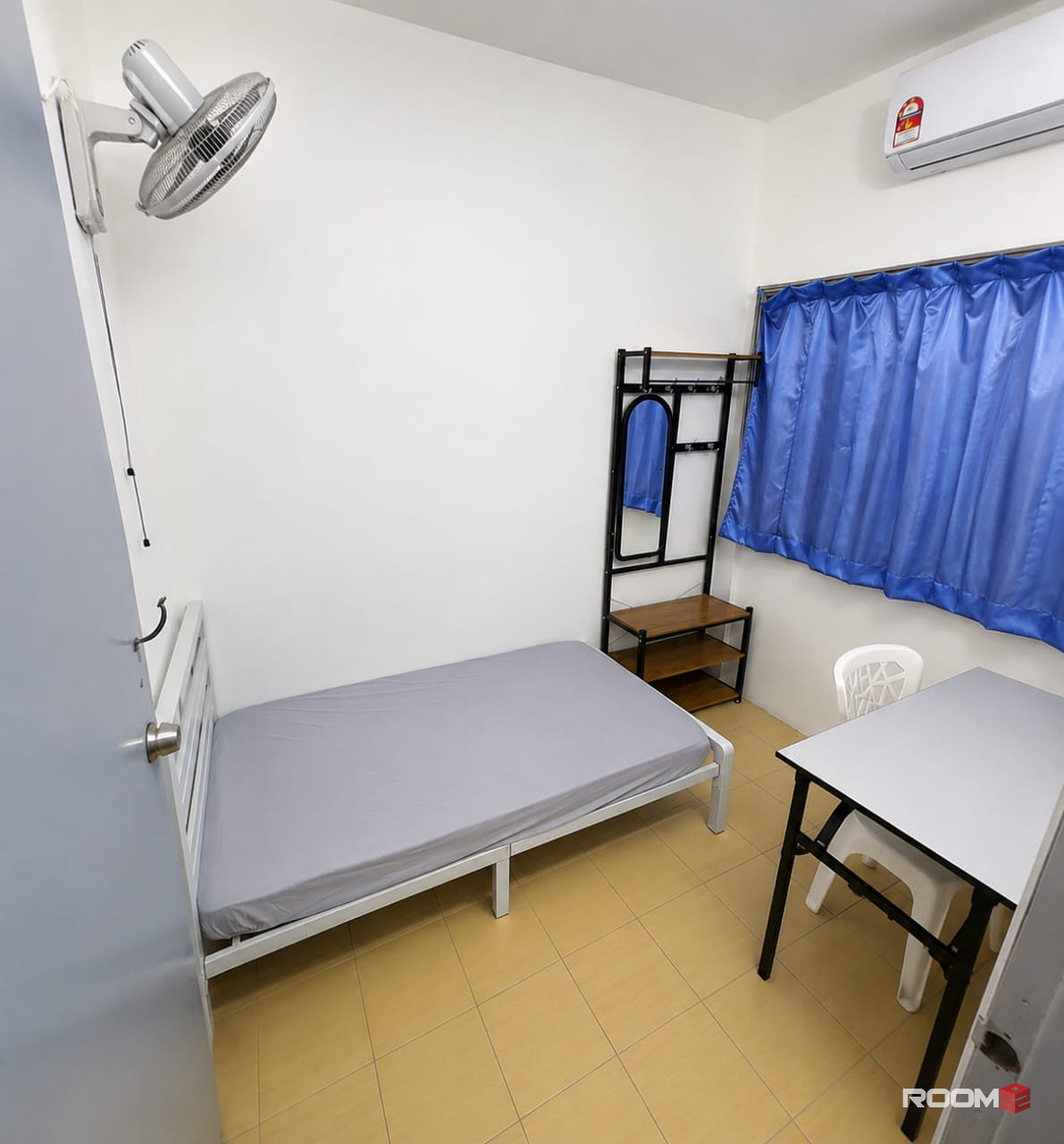 🏡 Medium Room For Rent @ Damansara Jaya | 🚗 Near The Starling Mall & 3 Damansara Mall 🛒🛍️✨