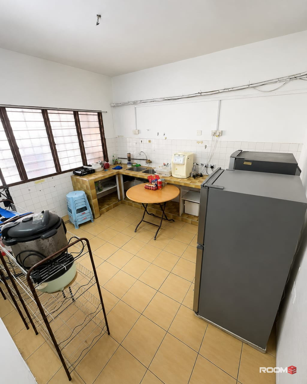 🏡 Medium Room For Rent @ Damansara Jaya | 🚗 Near The Starling Mall & 3 Damansara Mall 🛒🛍️✨
