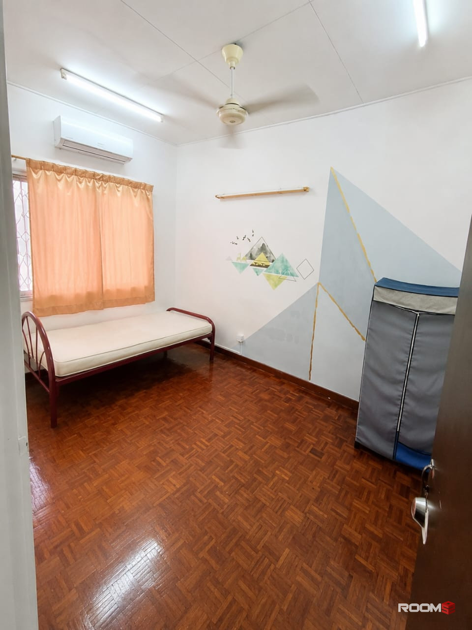 🚗 4 Mins to Atria Shopping Gallery 🛒🛍️ | 🏠 Medium Room For Rent @ Damansara Jaya SS22 🔥