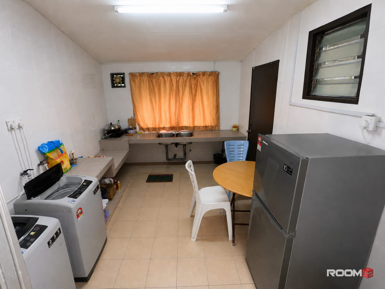 🚗 4 Mins to Atria Shopping Gallery 🛒🛍️ | 🏠 Medium Room For Rent @ Damansara Jaya SS22 🔥