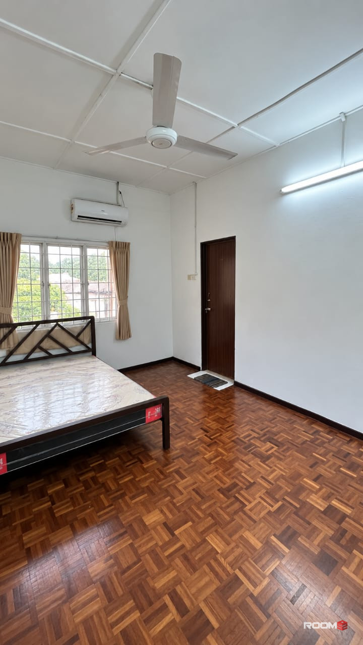 🏡 Spacious Room For Rent @ Puchong Jaya | 🚗 Near IOI Mall Puchong 🛒🛍️✨