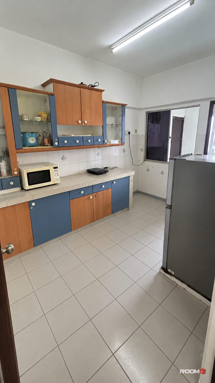 🏡 Spacious Room For Rent @ Puchong Jaya | 🚗 Near IOI Mall Puchong 🛒🛍️✨