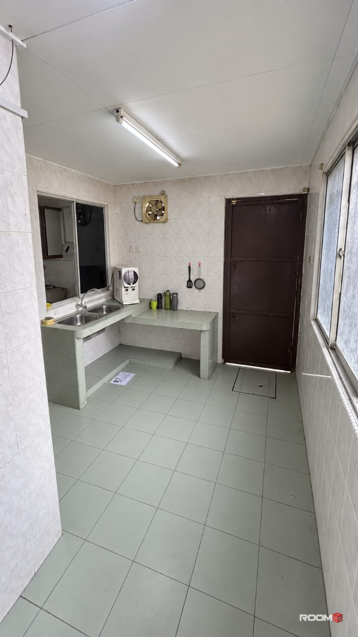 🛏️ Queen Bed Room For Rent @ Puchong Jaya 🏡 | 🚗 Near IOI Mall Puchong 🛒🛍️✨