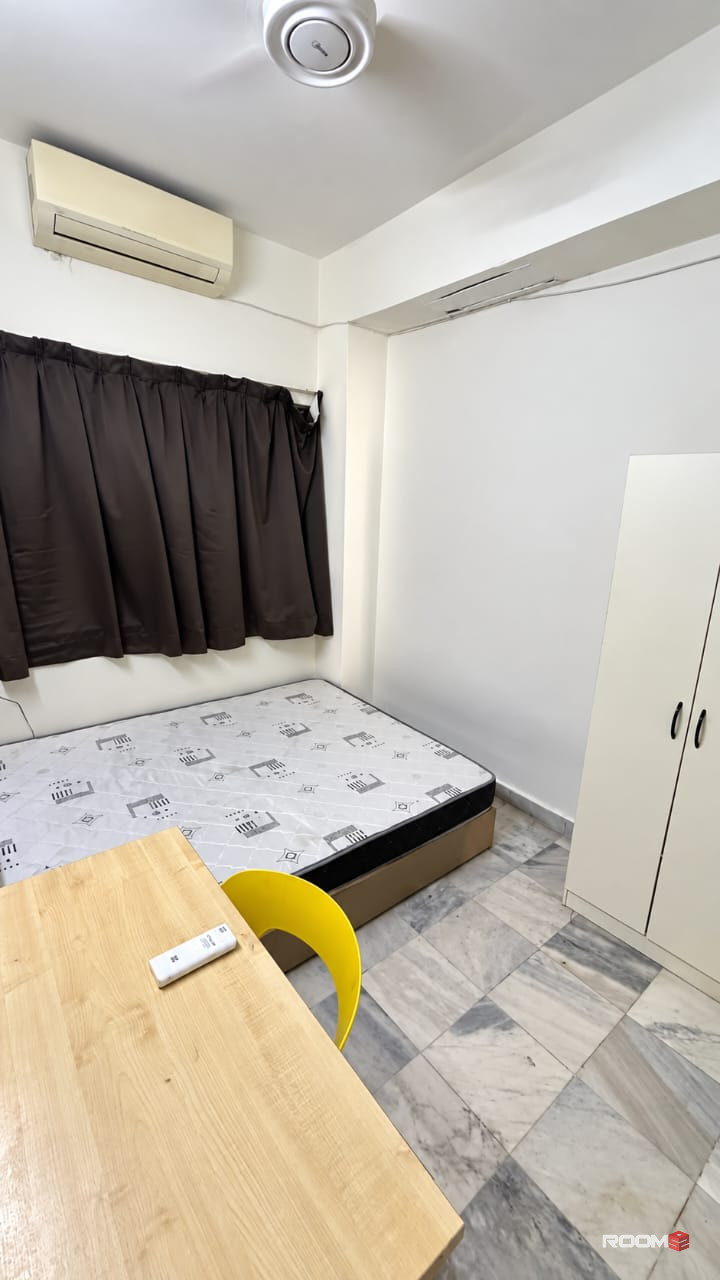 🛏️ Queen Bed Room For Rent @ Puchong Jaya 🏡 | 🚗 Near IOI Mall Puchong 🛒🛍️✨