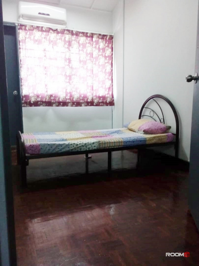 🔥🏢 Hot Offer! Middle Room for Rent at BK5, Bandar Kinrara Puchong 🔥🏢