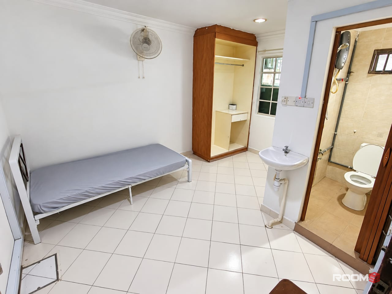 🏠 PJ Old Town Room For Rent | With Private Bathroom 🚿 | 🚗 Near Jalan Templer & Assunta Hospital 🏥