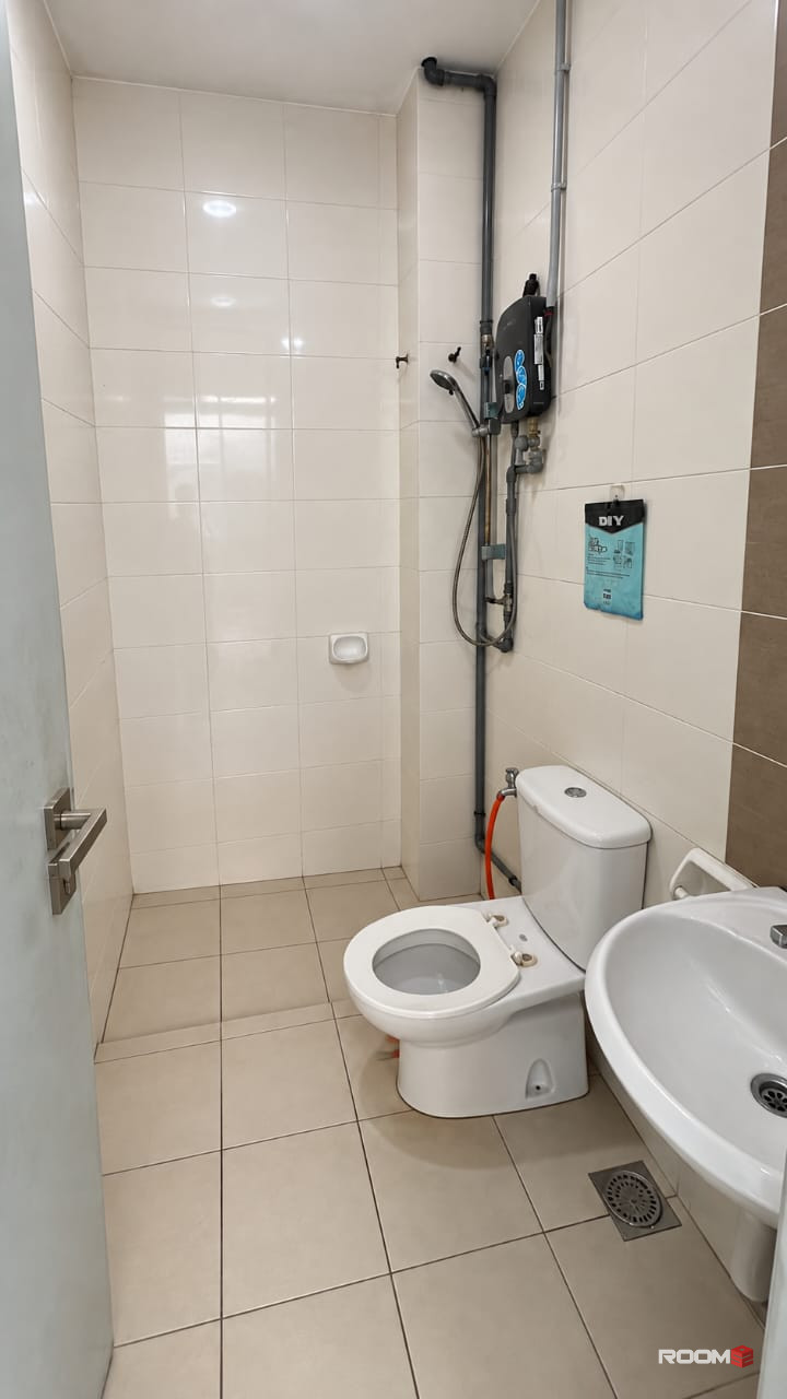🏡 Bright Room For Rent @ Bella Damansara, Ara Kayu | 🚗 Near Centrepoint Bandar Utama & LRT3 Kayu Ara Station 🚉