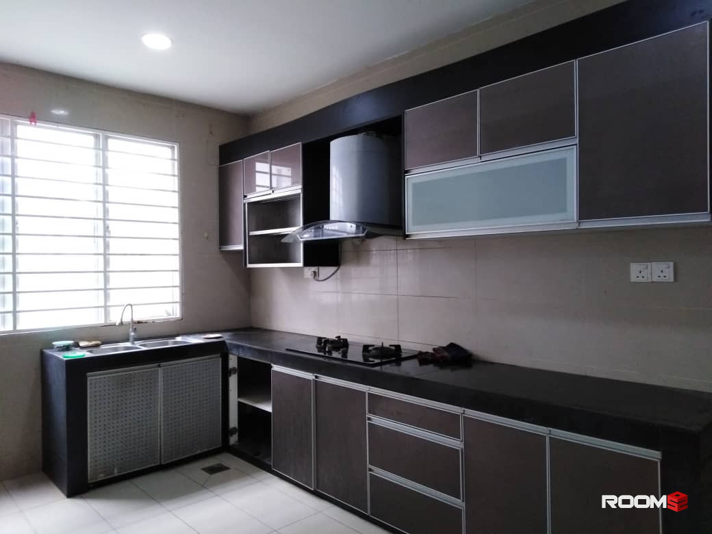 🔥 IMMEDIATELY MOVE IN! 🔥 We have plenty of rooms available in Subang Jaya and USJ area!! 🏠💫