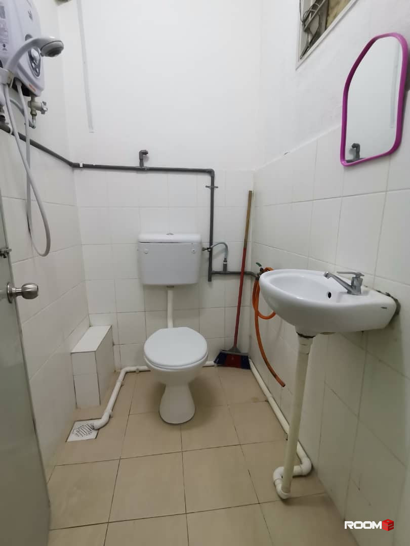 🔥 IMMEDIATELY MOVE IN! 🔥 We have plenty of rooms available in Subang Jaya and USJ area!! 🏠💫