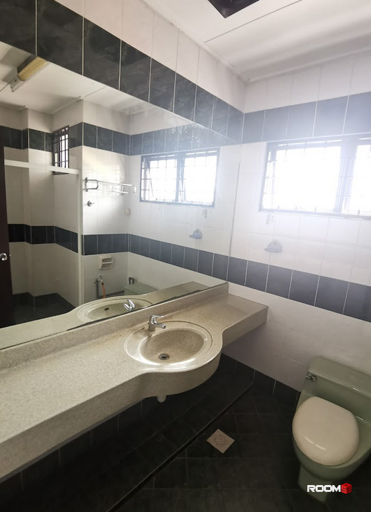 🌬️🏠 Looking for a cool and comfortable room to rent in Bandar Puchong Jaya? We have the perfect option for you! 🛌💨💻