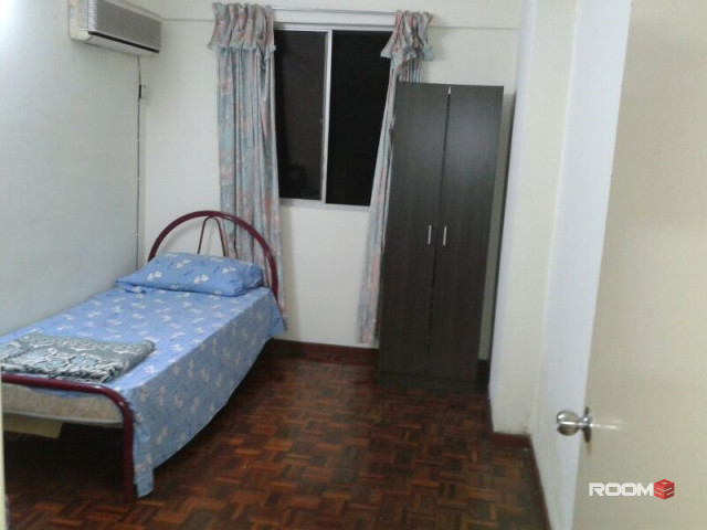 Middle Room Rent in Bandar Puchong Jaya Easy Access IOI Mall / LRT Station 🚡