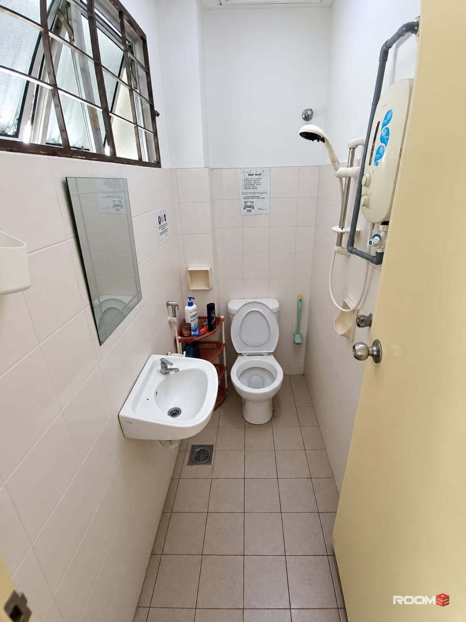 🏡 Fully Furnished Room For Rent @ Kota Damansara | 🚗 5 Mins to NSK Kota Damansara 🛒🛍️