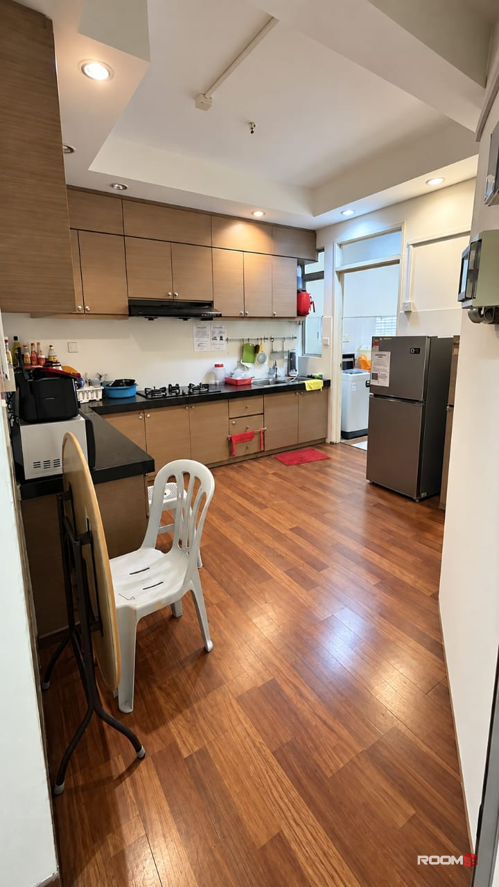 🏡 Fully Furnished Room For Rent @ Kota Damansara | 🚗 5 Mins to NSK Kota Damansara 🛒🛍️