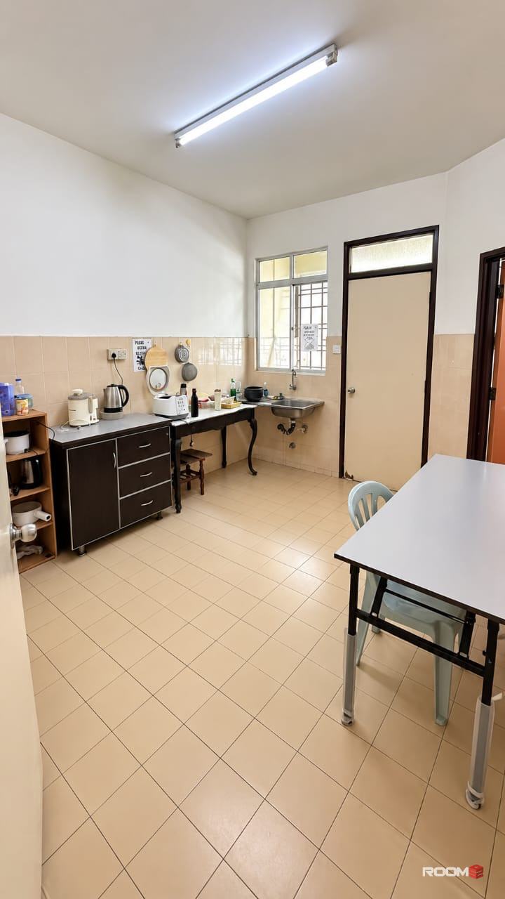 🏡 Private Room For Rent @ Kota Damansara | 🚗 Near SEGi University Kota Damansara 📚🎓
