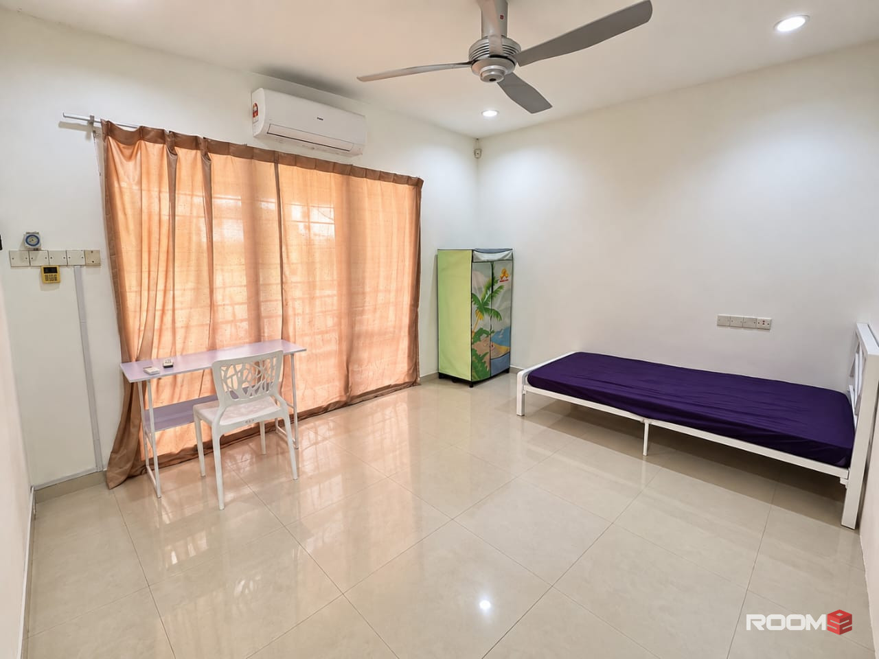 🔥 Spacious Room For Rent @ Kota Damansara | 🚗 Near Sunway Giza Mall & The Strand Kota Damansara 🛒🛍️