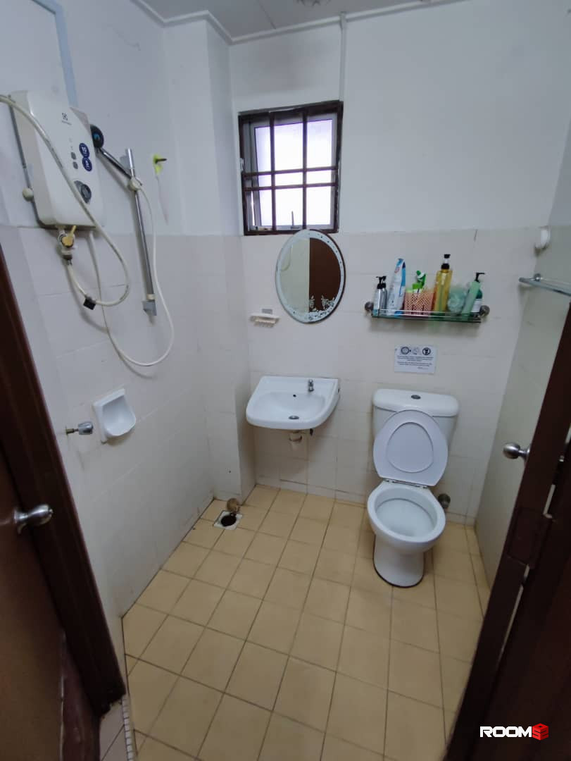 💥💥 🏡 [Zero Deposit]❗️HOME FEEL UNIT ❗️🏡 Middle Room for rent at Subang Jaya! 💫🛋️