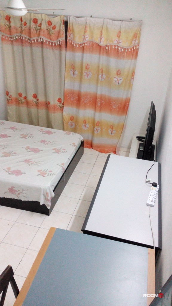 Furnished room medium room in Desa Petaling