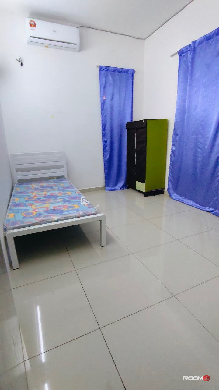 Bandar 16 Sierra Landed Room For Rent