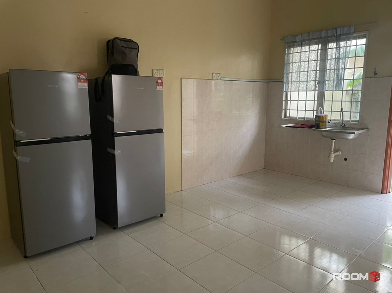 ✨Nice private middle room for rent at Kota Kemuning, 🚗5min drive to Gamuda Walk, Angerik, Columbia Asia Hospital