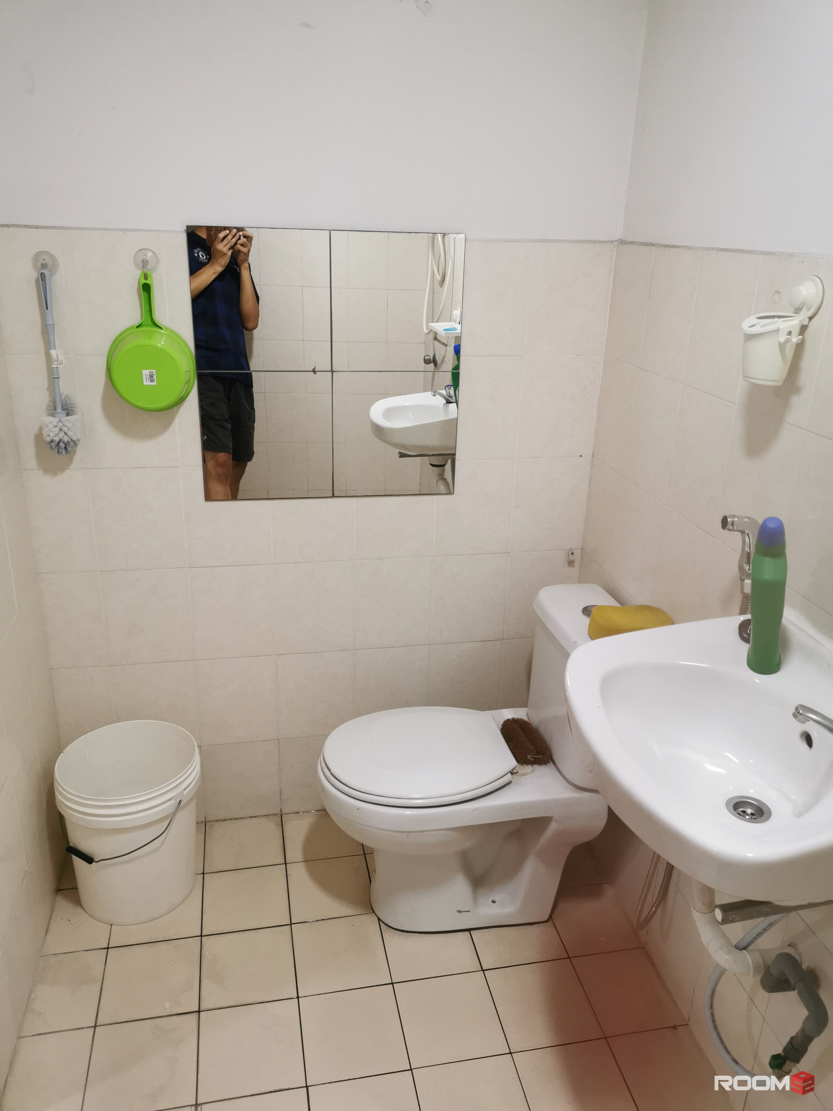 Master Room For Rent at Palm Spring Condominium