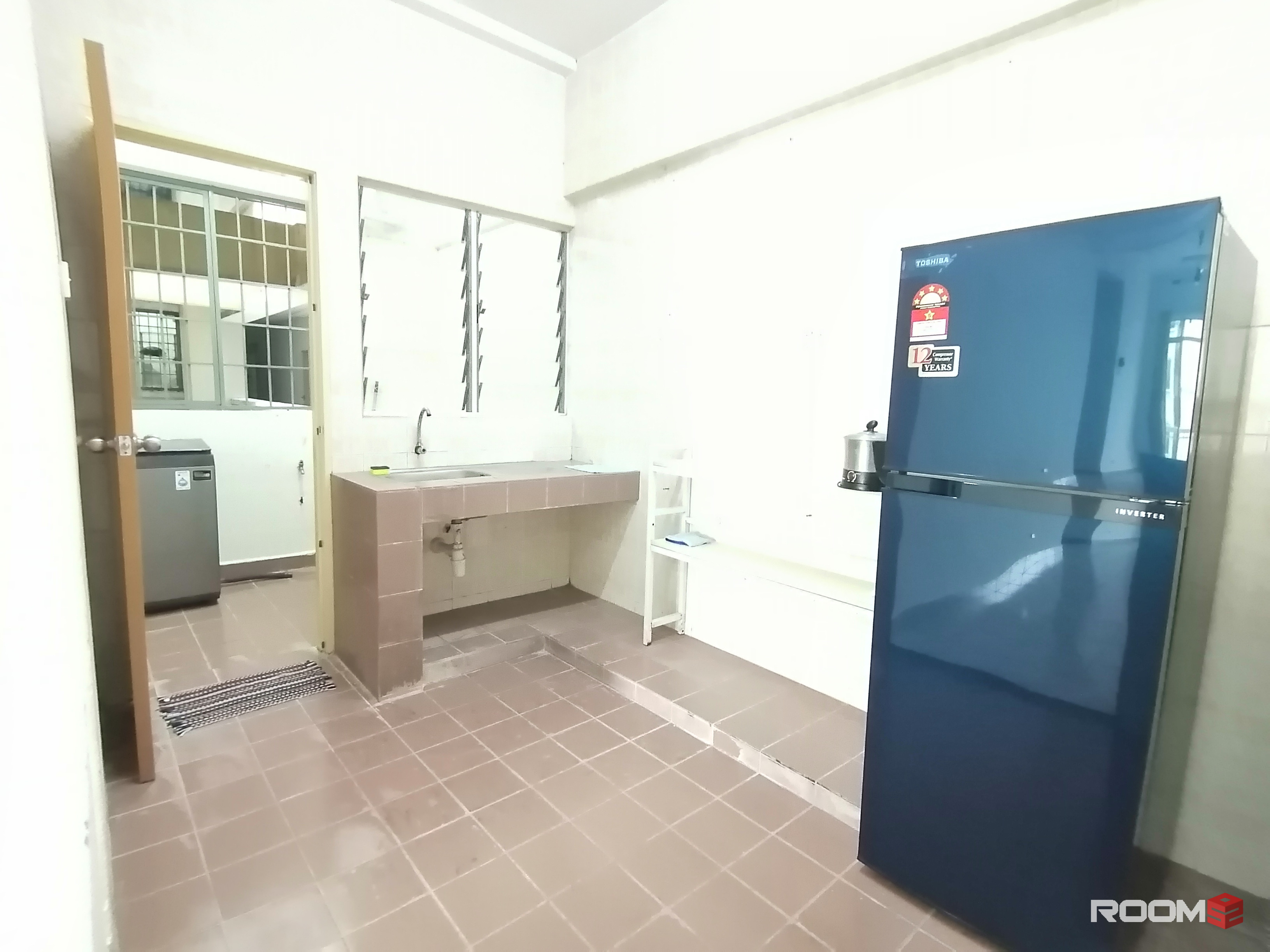 Room + FREE carpark near Bkt Puchong and Cyberjaya