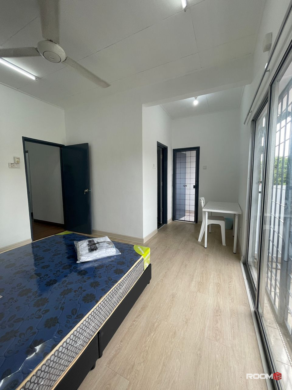 Master Room Female Only Room at Taman Tasik Prima Puchong, Bandar Putero