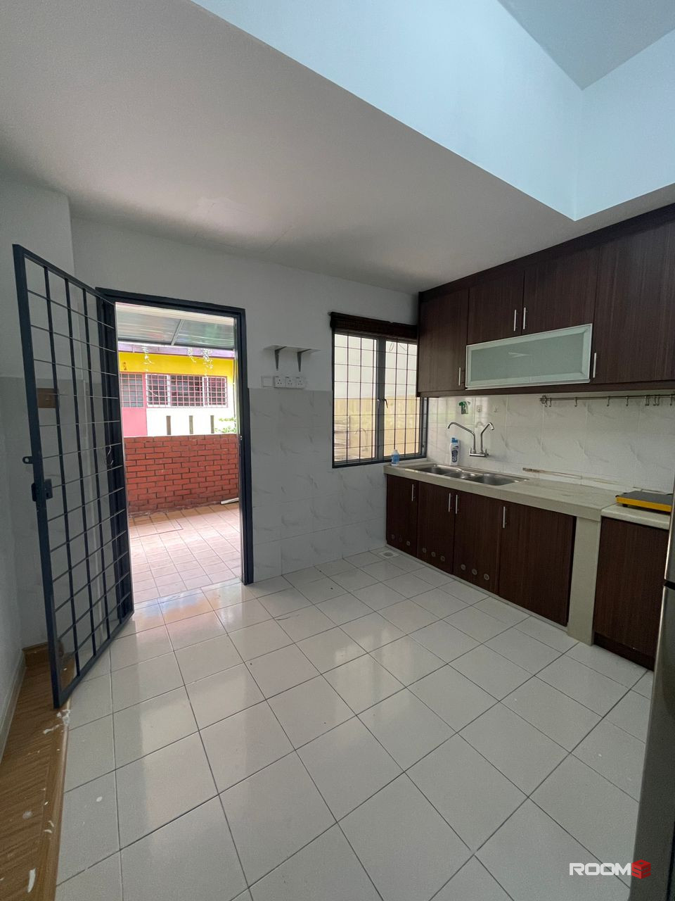 Master Room Female Only Room at Taman Tasik Prima Puchong, Bandar Putero