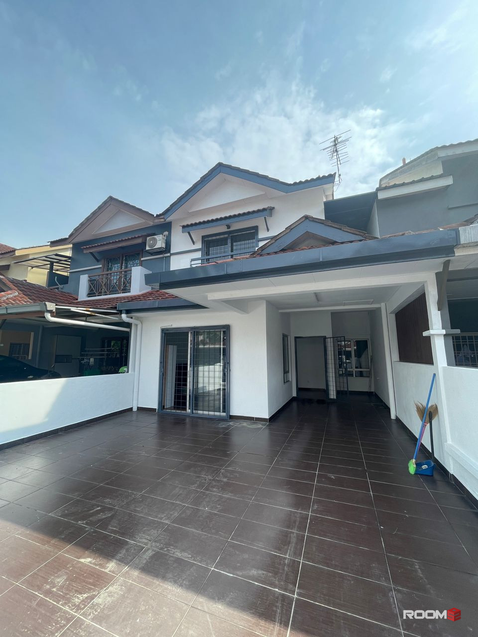 Master Room Female Only Room at Taman Tasik Prima Puchong, Bandar Putero