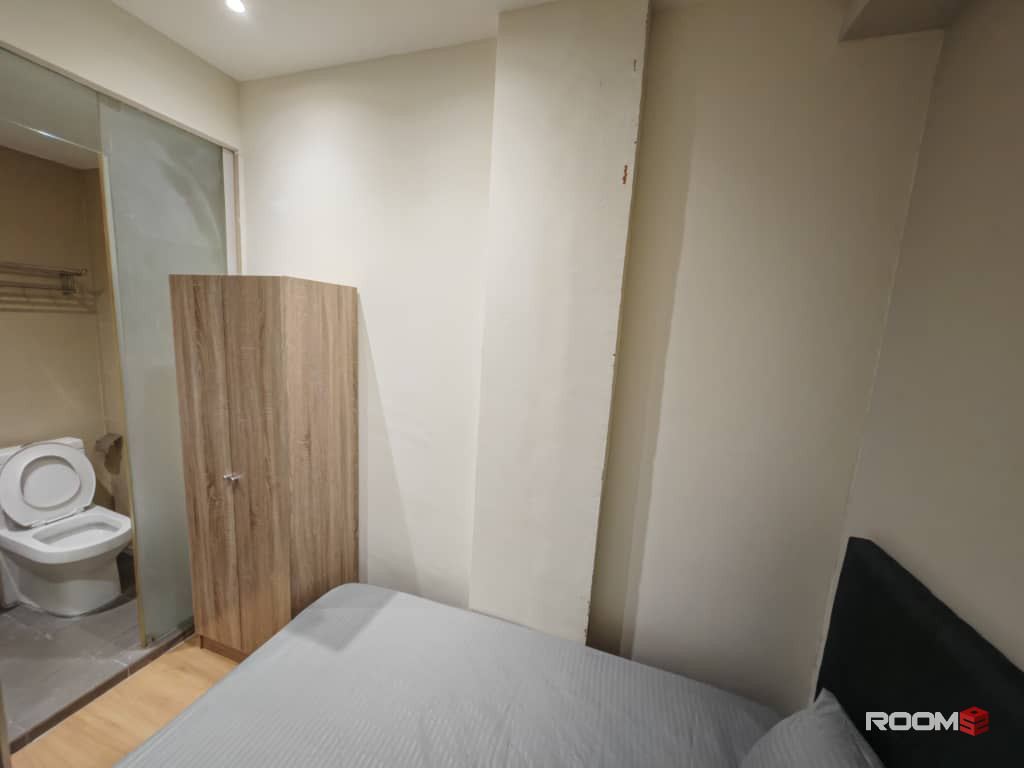 Nearby MRT Pasar Seni, super single room