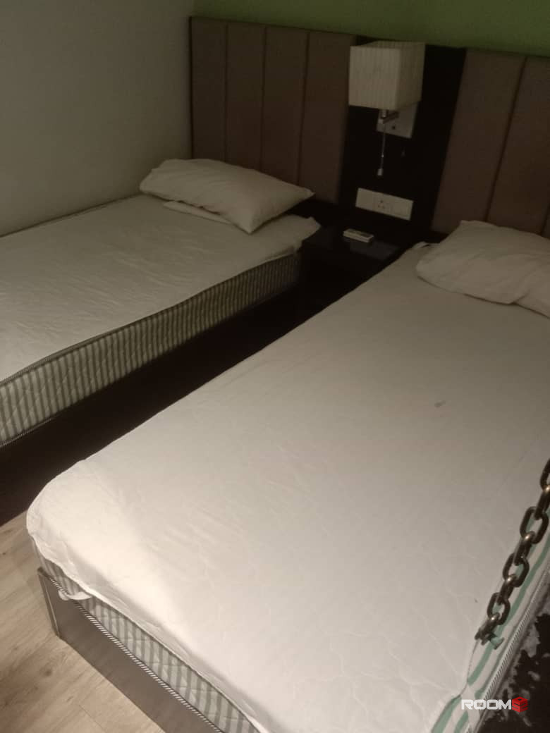 5 MIN WALK TO LRT PASAR SENI 🚄 LOW DEPOSIT PRIVATE ROOM ✔️ READY FOR MOVE IN ✨