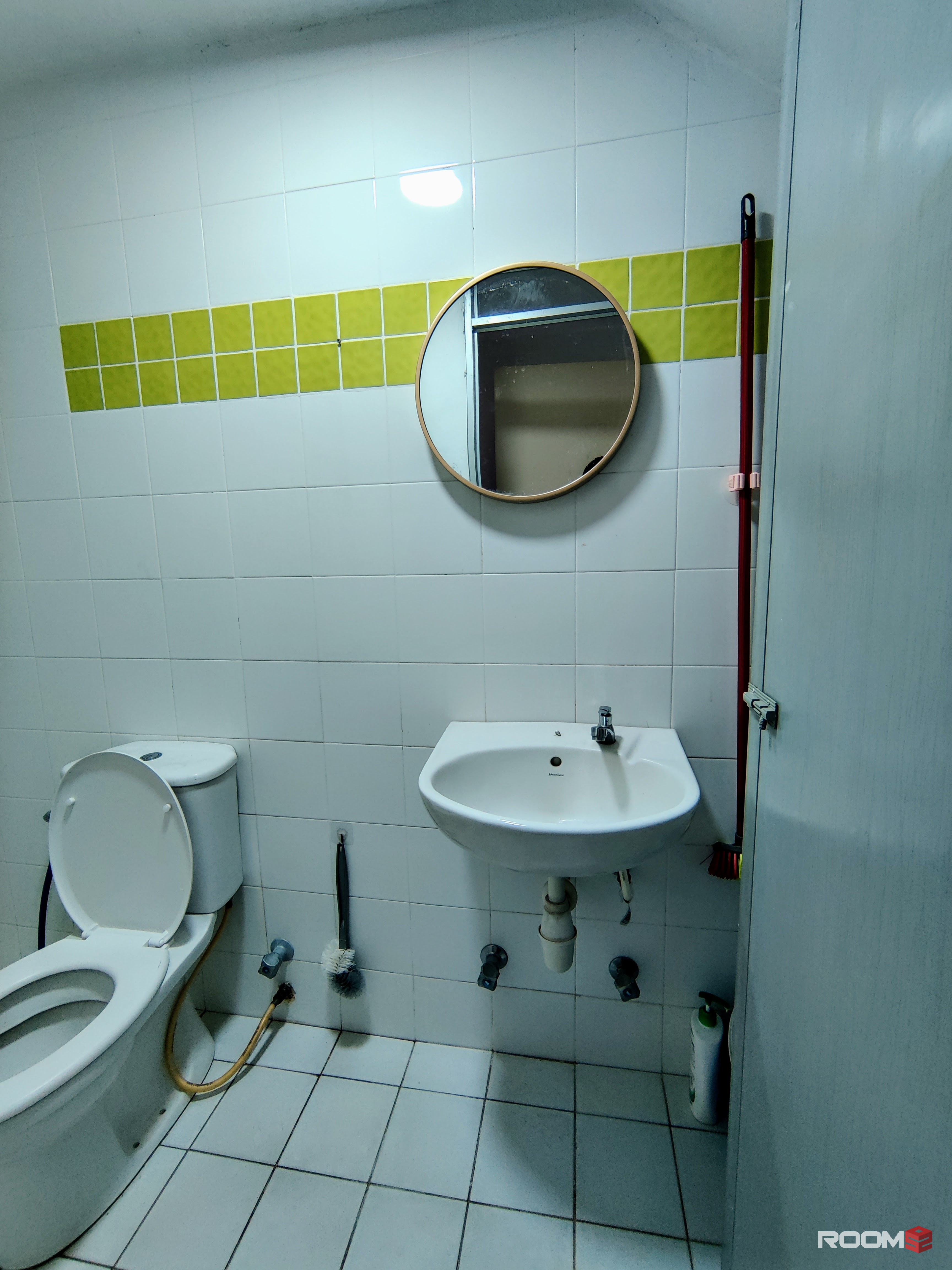 NO AGENT FEE. Female Unit.Cyberjaya MMU.Quiet. Non Sharing Room.