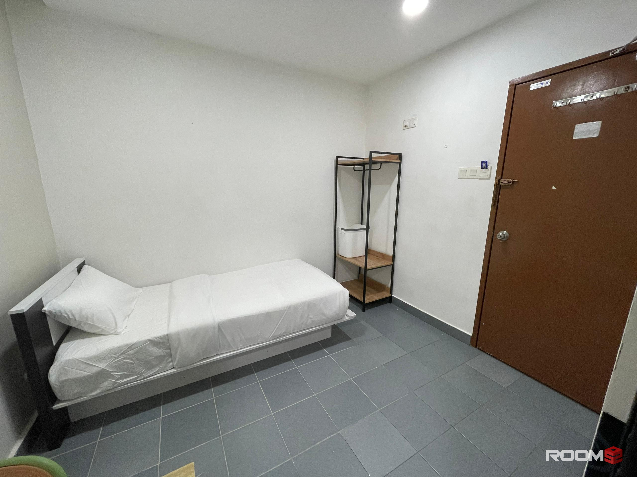 Single bedroom at seri kembangan ❗9 mins walking distance to MRT SERDANG JAYA 🚄