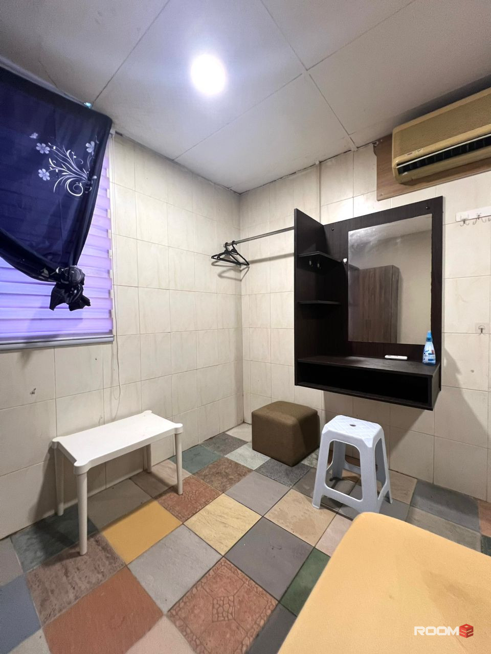 🔥Zero Deposit Available ~ Master room with bathroom ~ Nearby Holiday Plaza/KSL Mall/CIQ customs📍