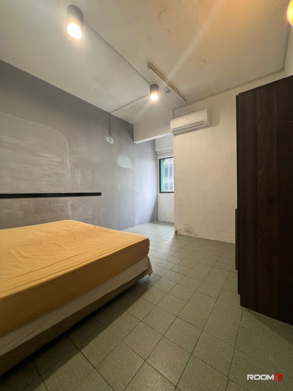 # Master room attached bathroom for rent # Taman Sentosa # Near to customs/Southkey/Taman Pandan