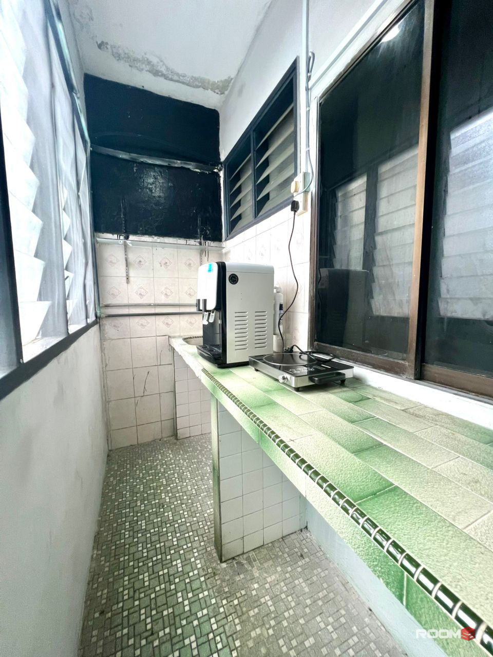 # Master room attached bathroom for rent # Taman Sentosa # Near to customs/Southkey/Taman Pandan
