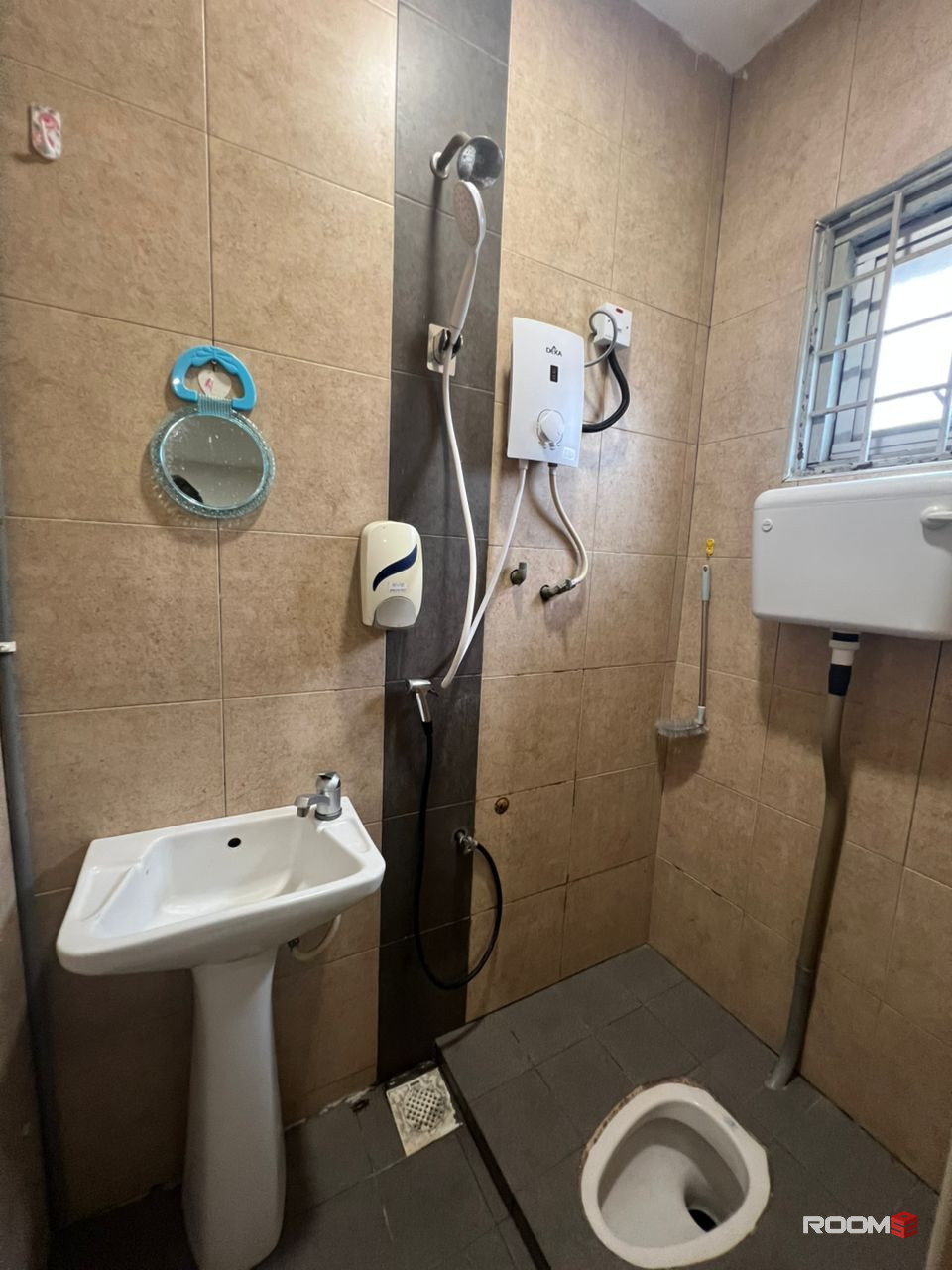 ⭐Limited unit left 📢 Master room attached bathroom ✅Zero Deposit Available # 10 mins drive to CIQ customs