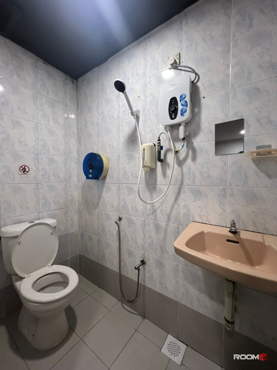 📍Nearby Mount Austin/Desa Tebrau/Pasir Gudang # Twin bed room attached bathroom for rent # Zero Deposit Available