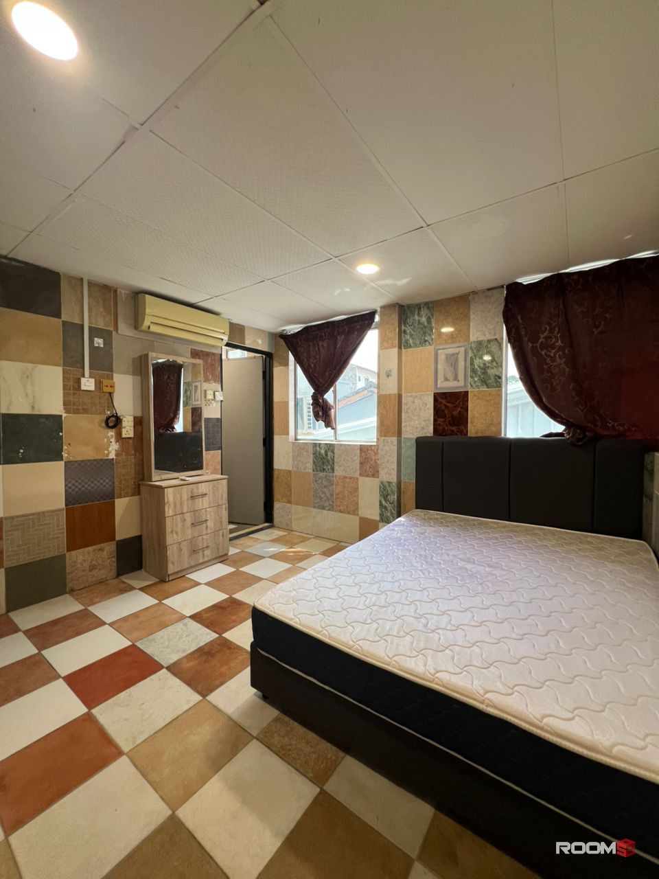 ❤️‍🔥Cozy aircond room for rent 🛏️Comfortable and affordable room 📍10mins drive to customs CIQ✅Zero Deposit
