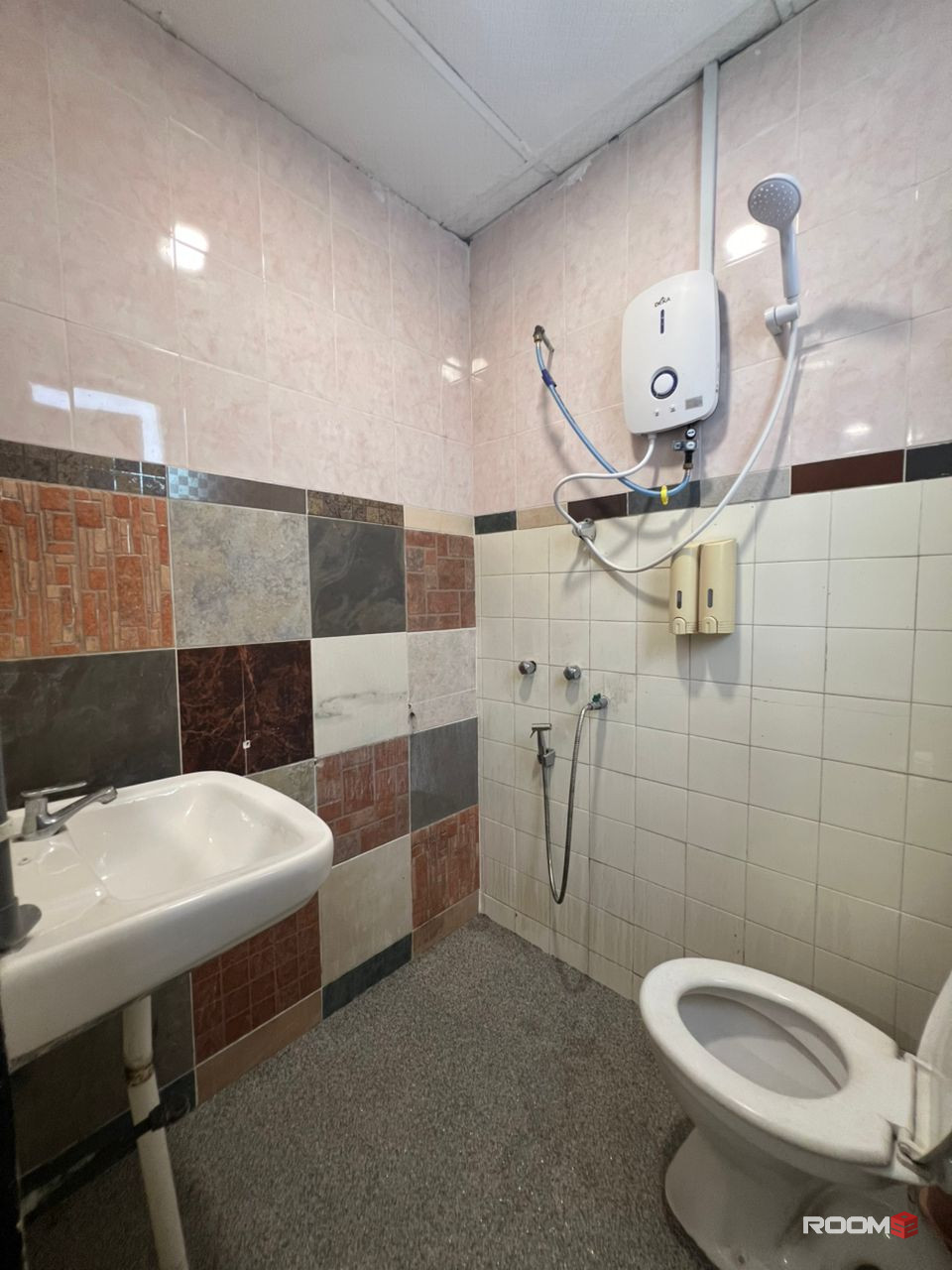 ❤️‍🔥Cozy aircond room for rent 🛏️Comfortable and affordable room 📍10mins drive to customs CIQ✅Zero Deposit
