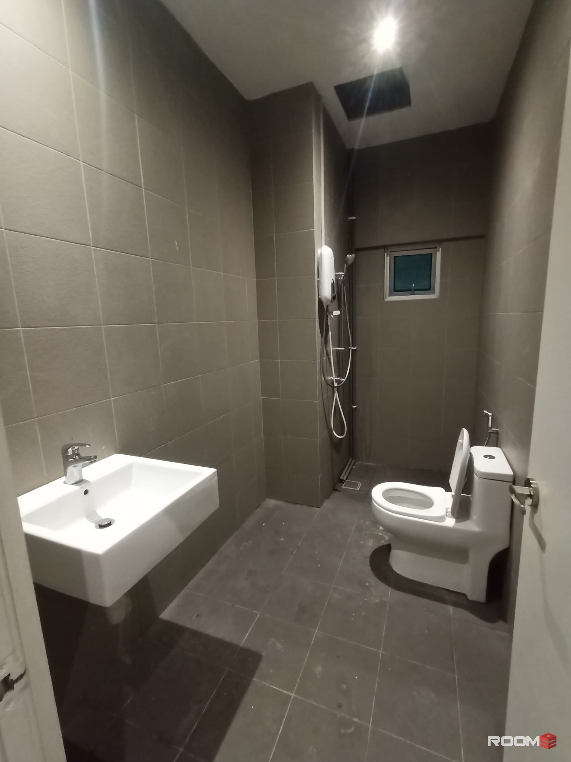 0 deposit Room at Old Klang Road🤩 4 min to Mrt Station🚉 9 min to Mid Valley Megamall🚘 Facilities provided🏋️