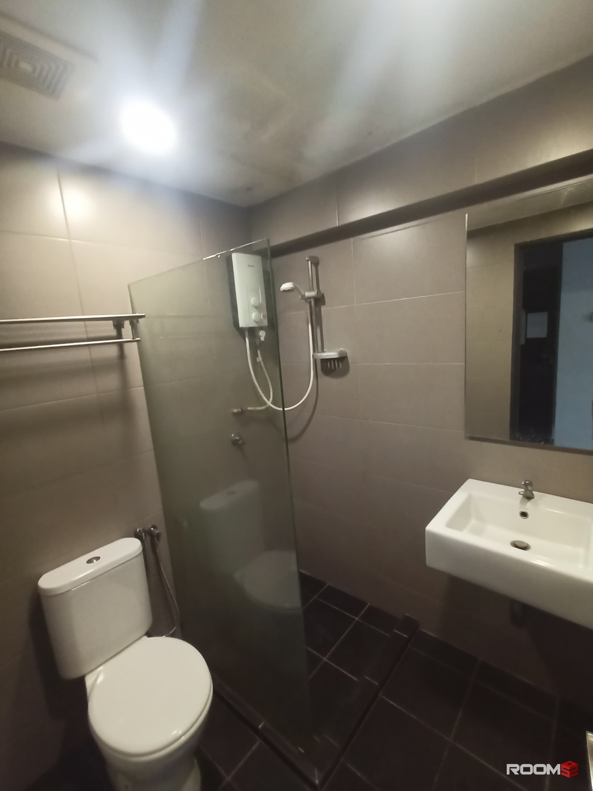 🏠0 DEPOSIT ROOM NEAR TO MAHARAJALELA✨ 2 MIN WALK TO MONORIAL🚝 ATTACHED BATHROOM✅