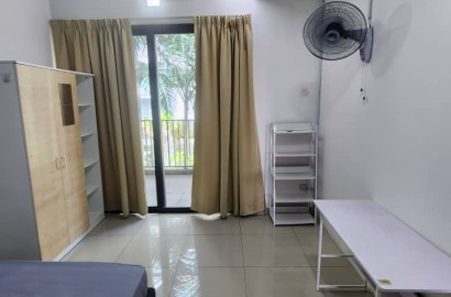 LOW DEPOSIT‼️Door Steps to I-CITY | Middle Room with Attached Bathroom