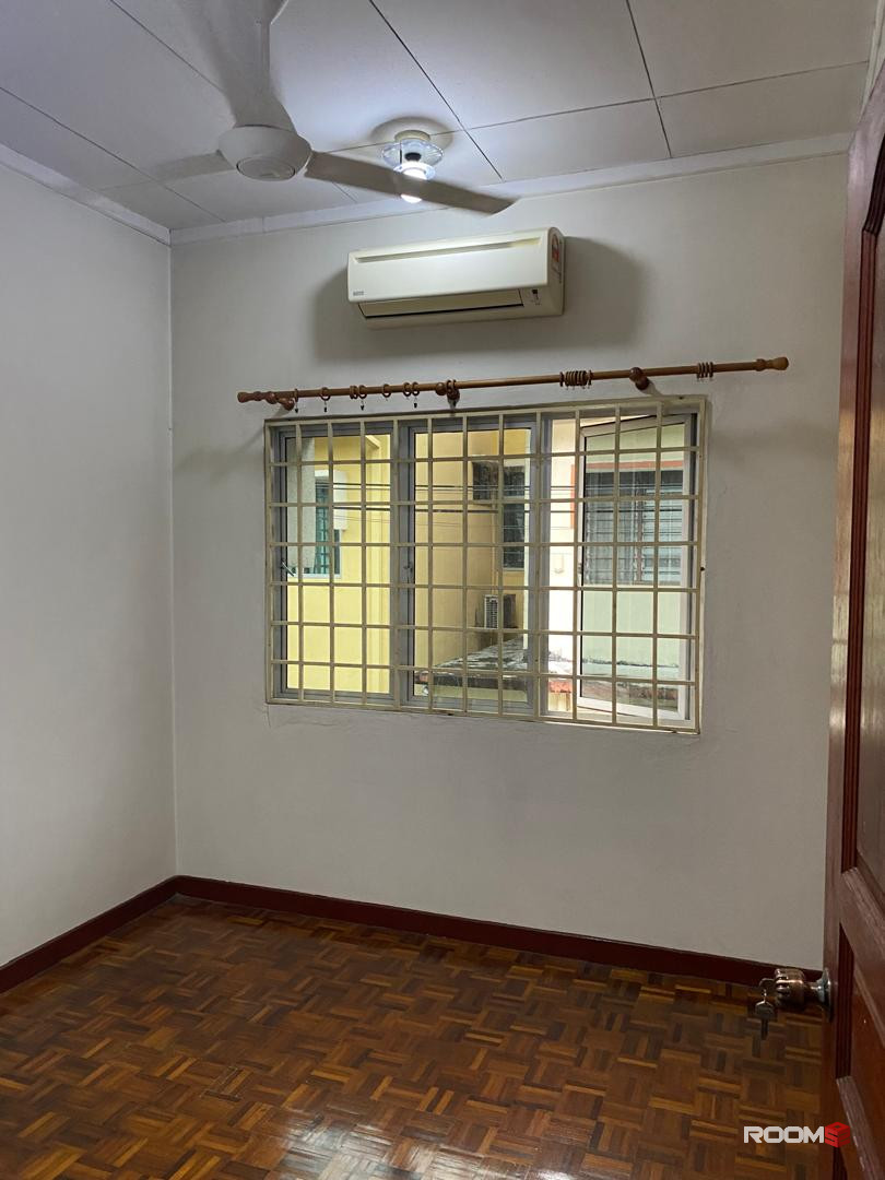 Pet Friendly Room + "Private" Bathroom + Free Carpark