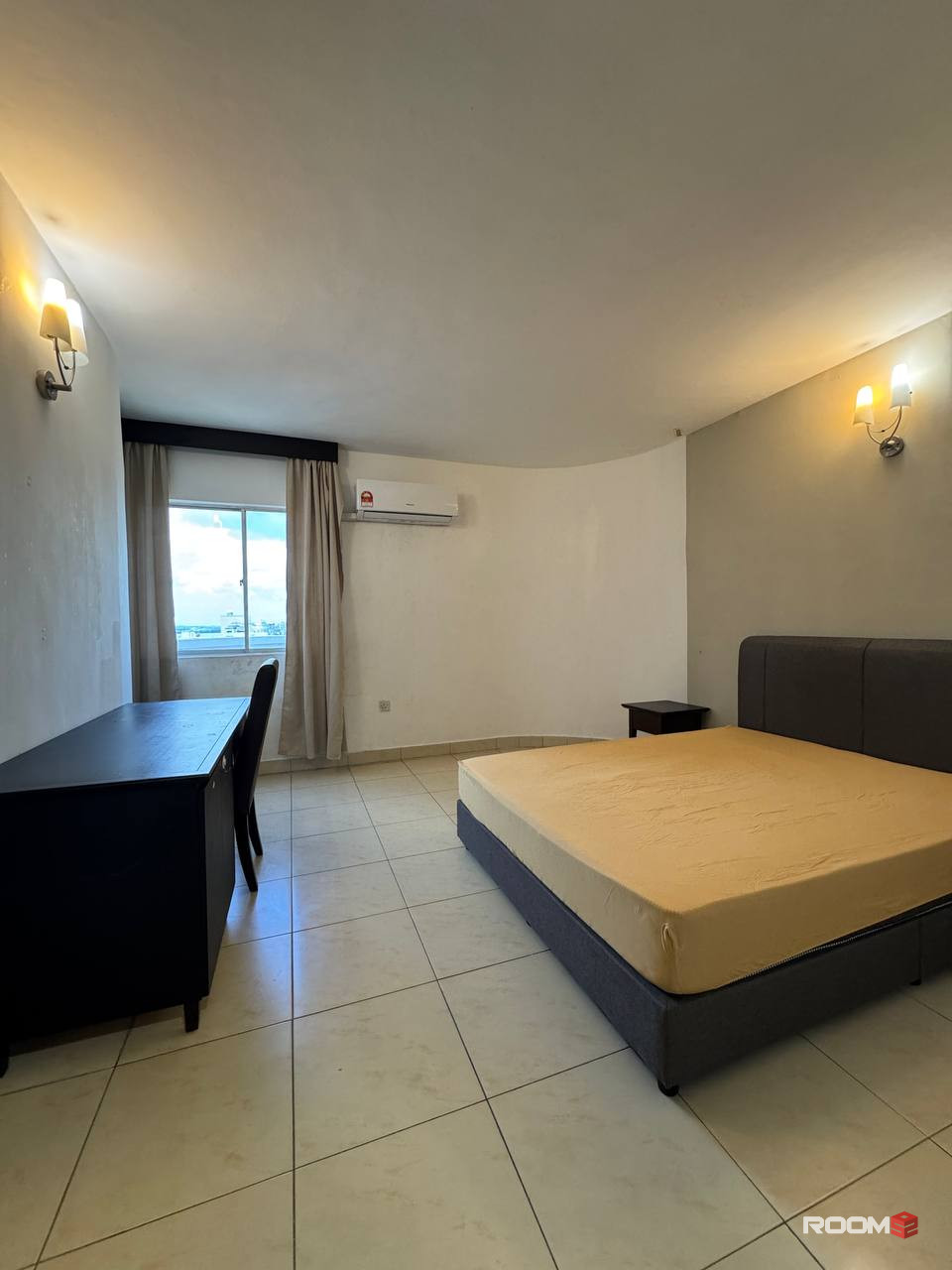 🚀 Move in Today! Suria City Hotel – Prime Location Near CIQ/JBCC/KOMTAR! 🏃‍♂️ Comfortable rooms, FREE WiFi & ZERO depo