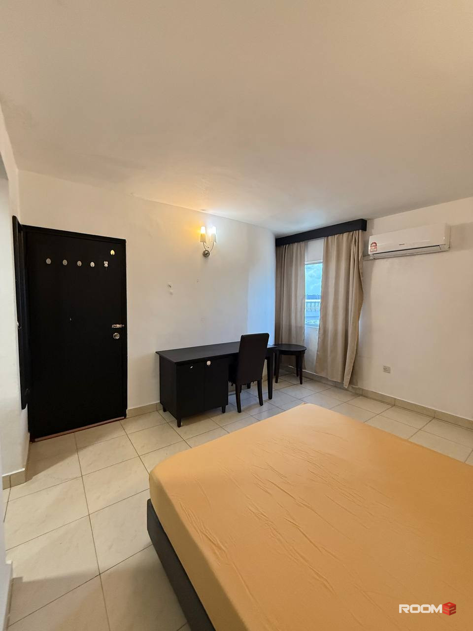 🚀 Move in Today! Suria City Hotel – Prime Location Near CIQ/JBCC/KOMTAR! 🏃‍♂️ Comfortable rooms, FREE WiFi & ZERO depo