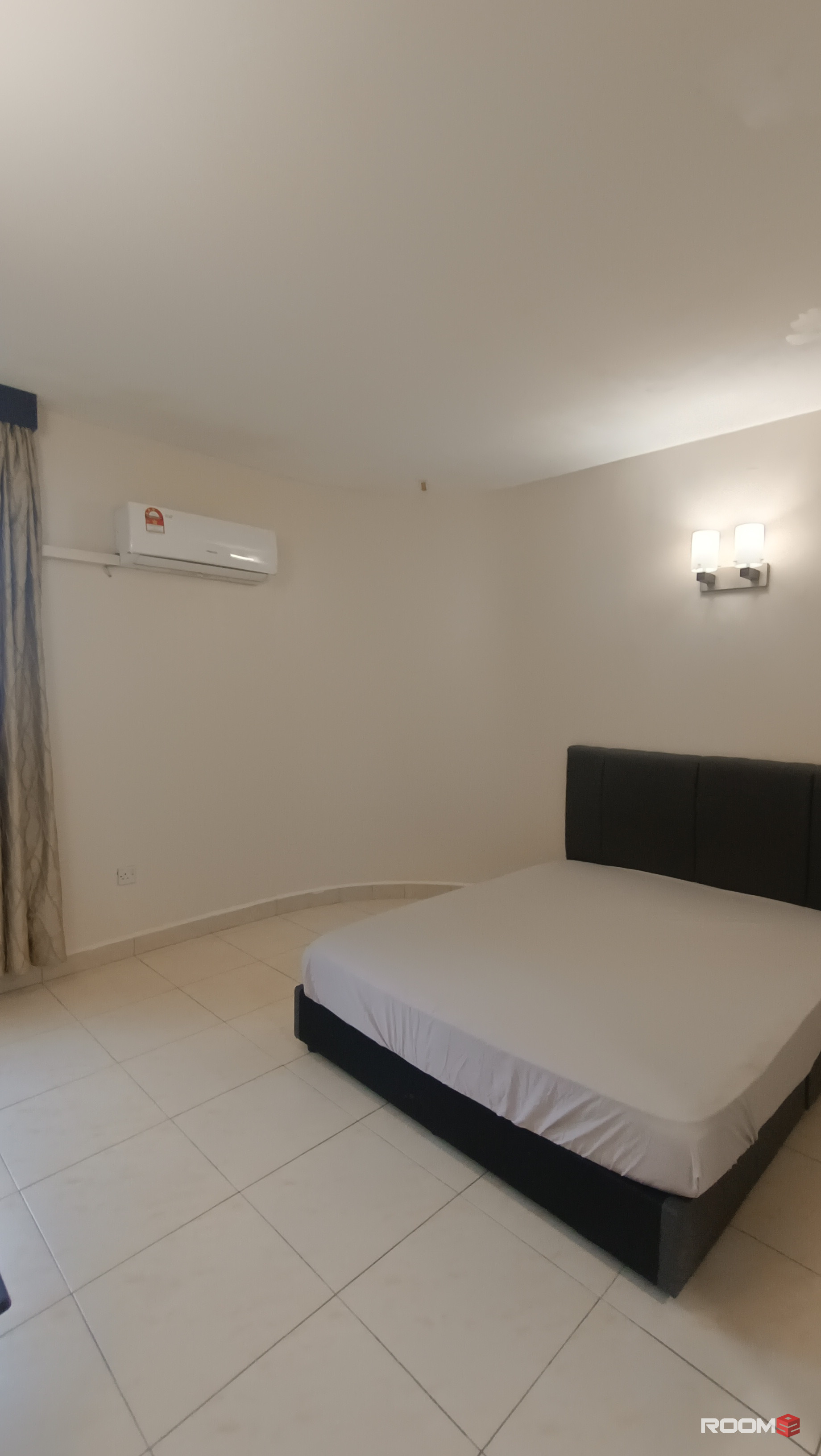 🏙️ Zero Deposit! Cozy Room @ Suria City 🌟 Walk to CIQ & R&F Mall 🚶‍♂️