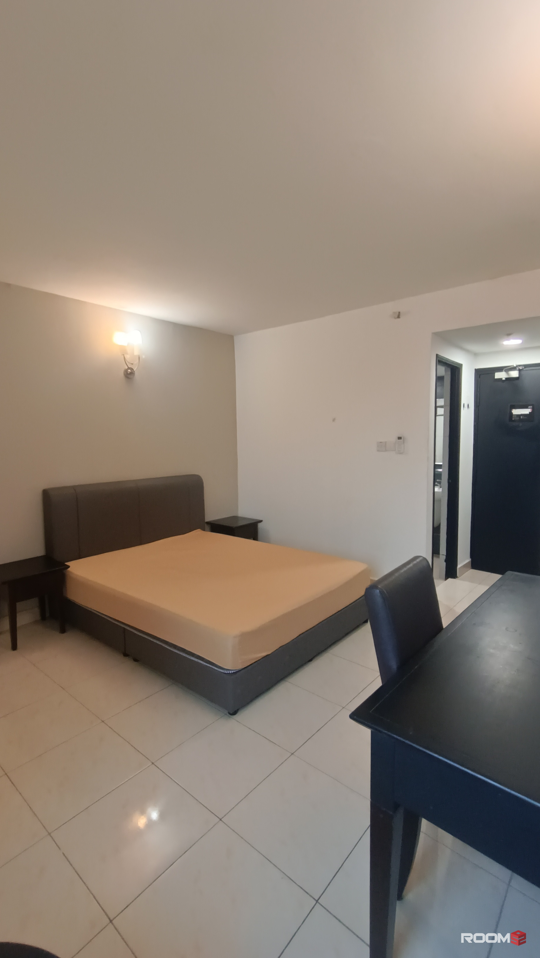 🔑 Suria City Co-Living 🌇 Fast WiFi ⚡ NearCIQ & Stulang 🏝️
